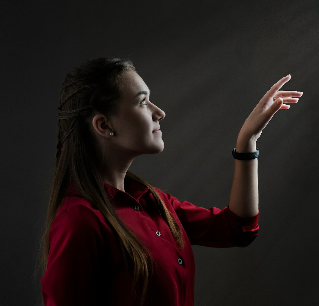 woman explaining concept clearly